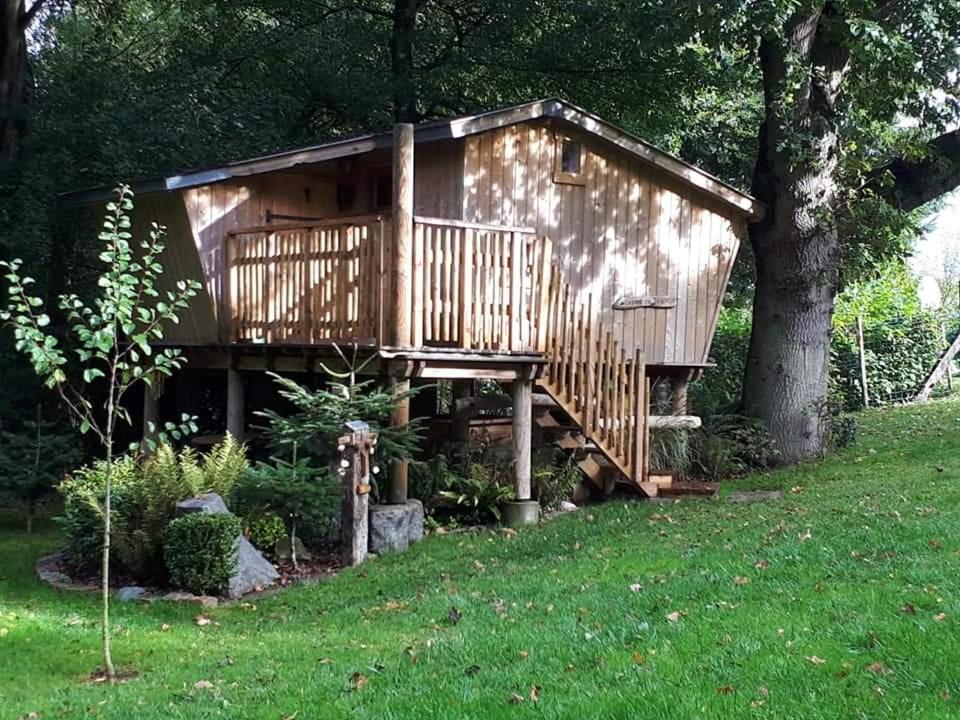 La Cabane Perchee Du Trappeur Ecrainville Экстерьер фото