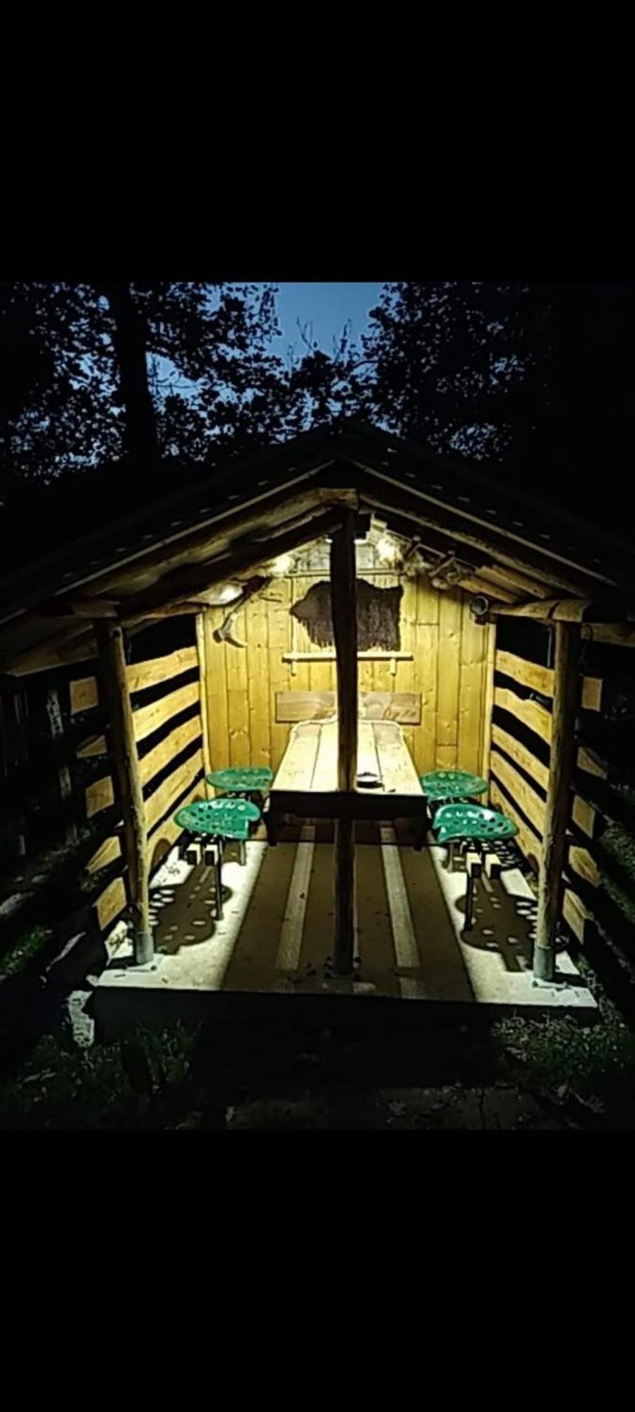 La Cabane Perchee Du Trappeur Ecrainville Экстерьер фото