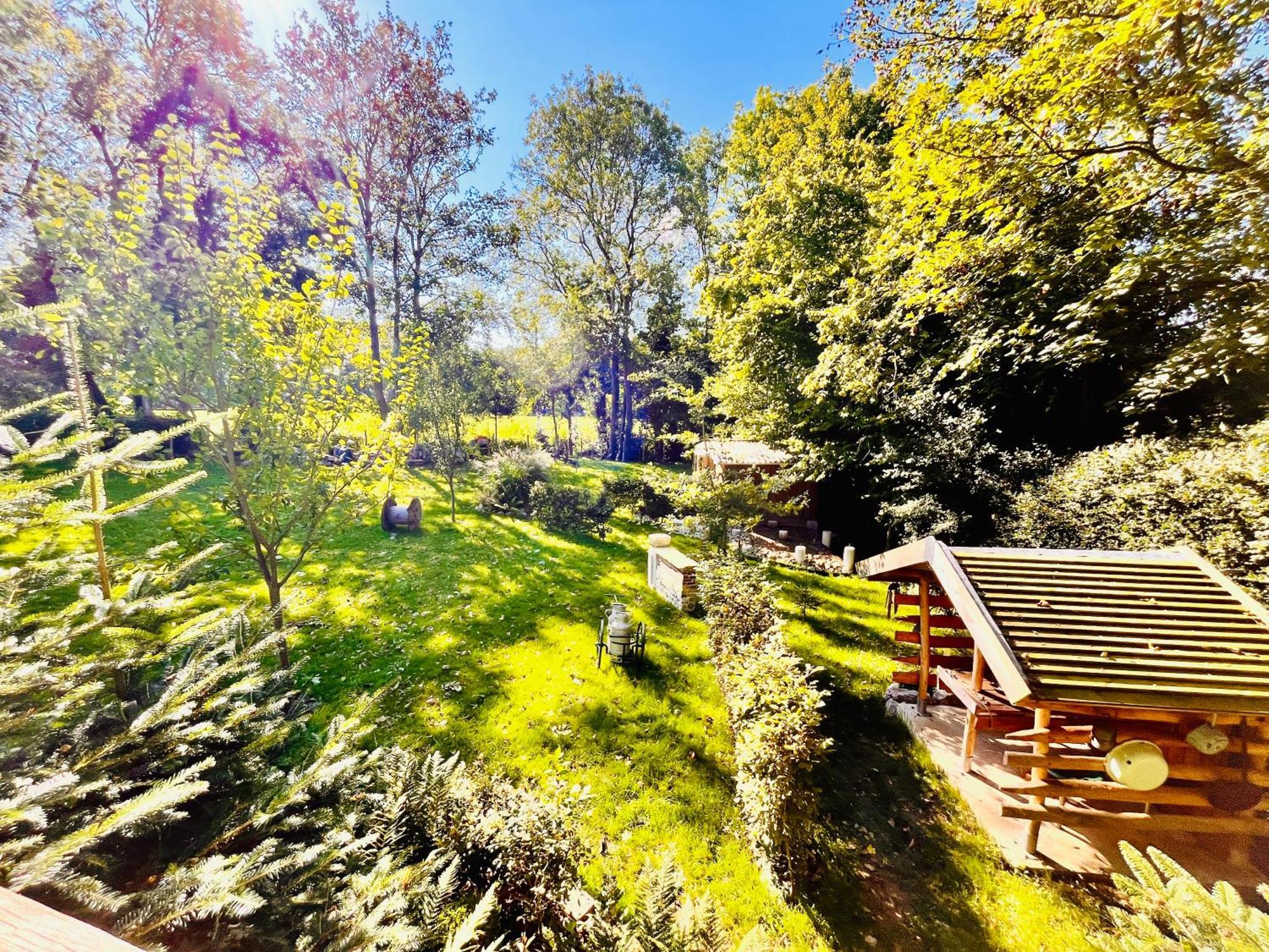 La Cabane Perchee Du Trappeur Ecrainville Экстерьер фото