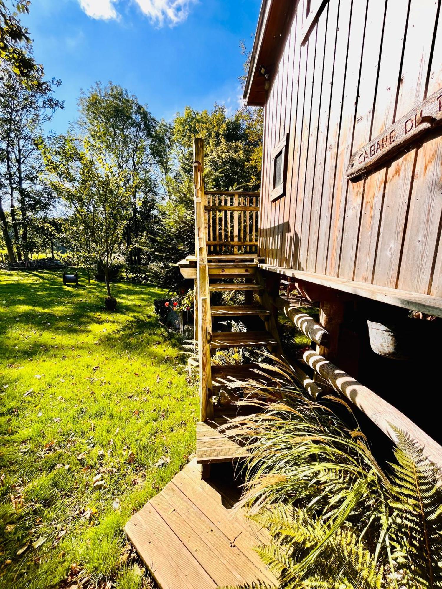 La Cabane Perchee Du Trappeur Ecrainville Экстерьер фото
