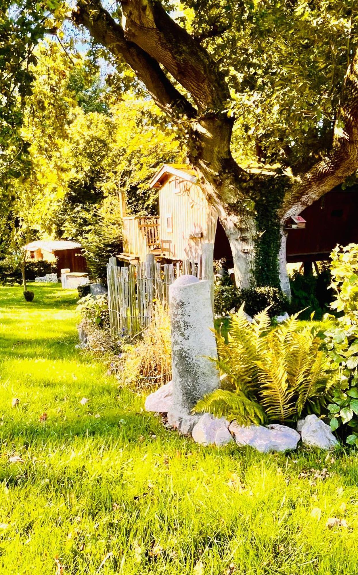 La Cabane Perchee Du Trappeur Ecrainville Экстерьер фото