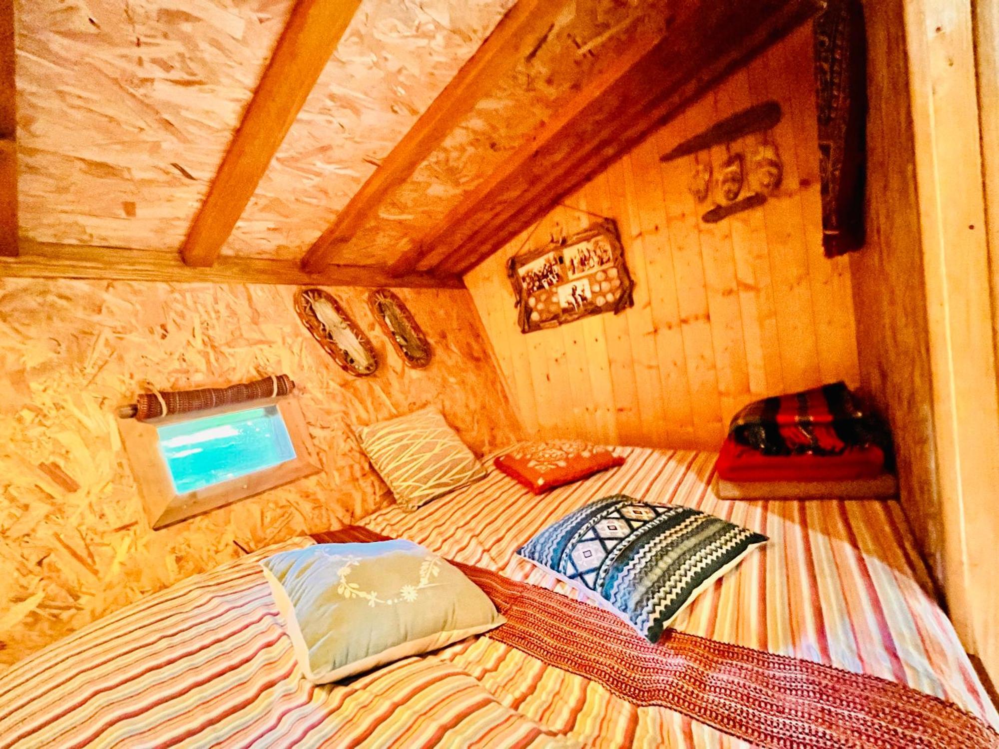 La Cabane Perchee Du Trappeur Ecrainville Экстерьер фото