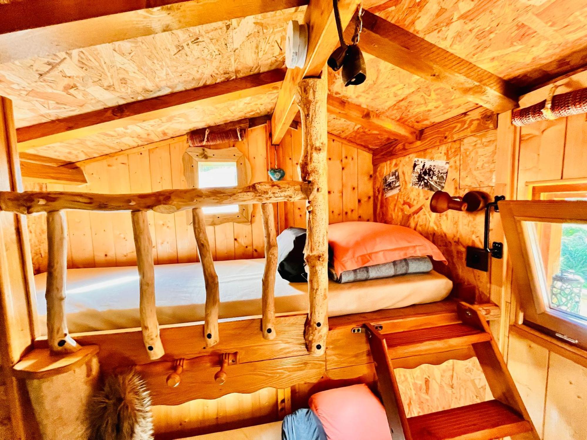 La Cabane Perchee Du Trappeur Ecrainville Экстерьер фото