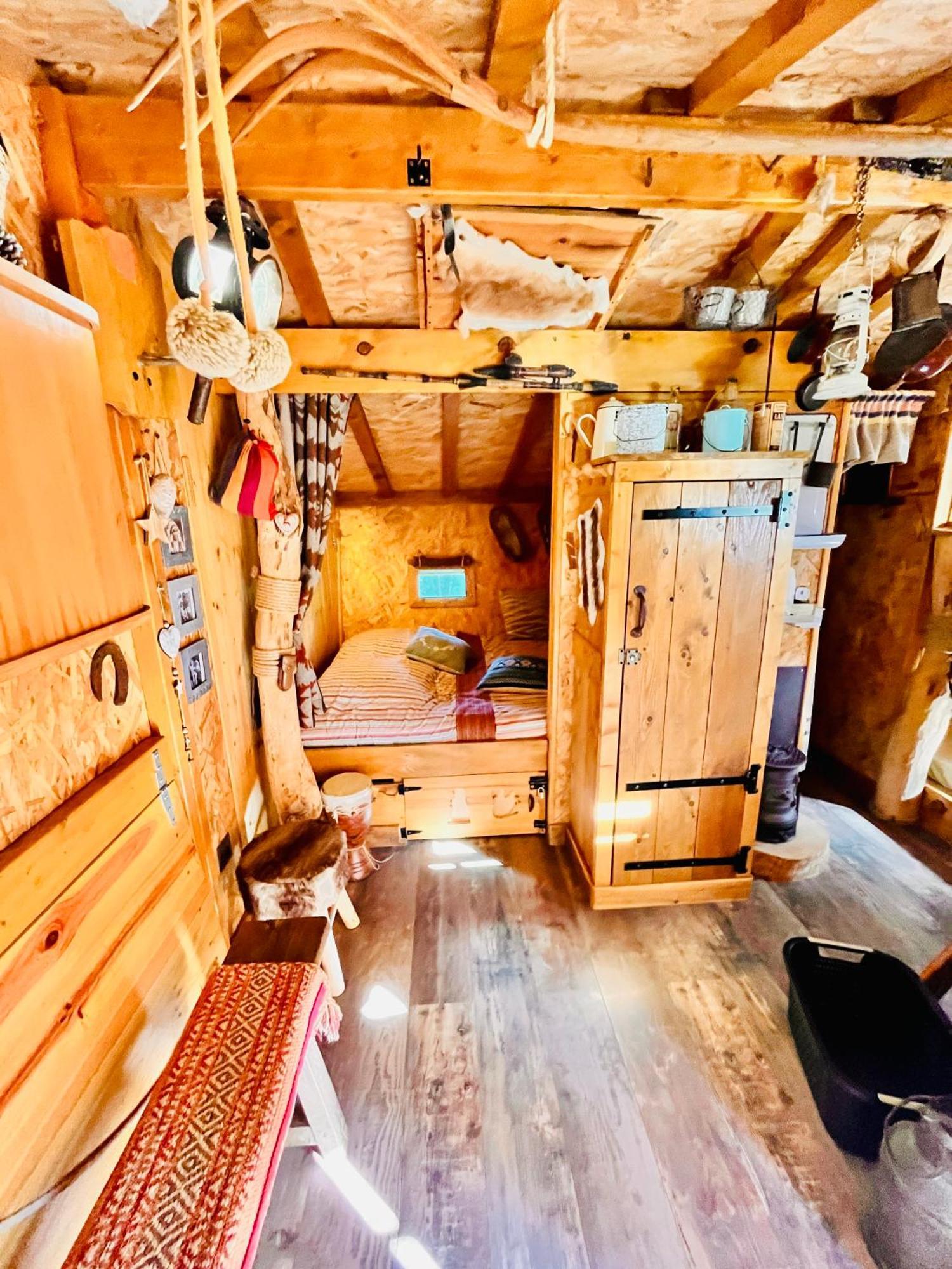La Cabane Perchee Du Trappeur Ecrainville Экстерьер фото
