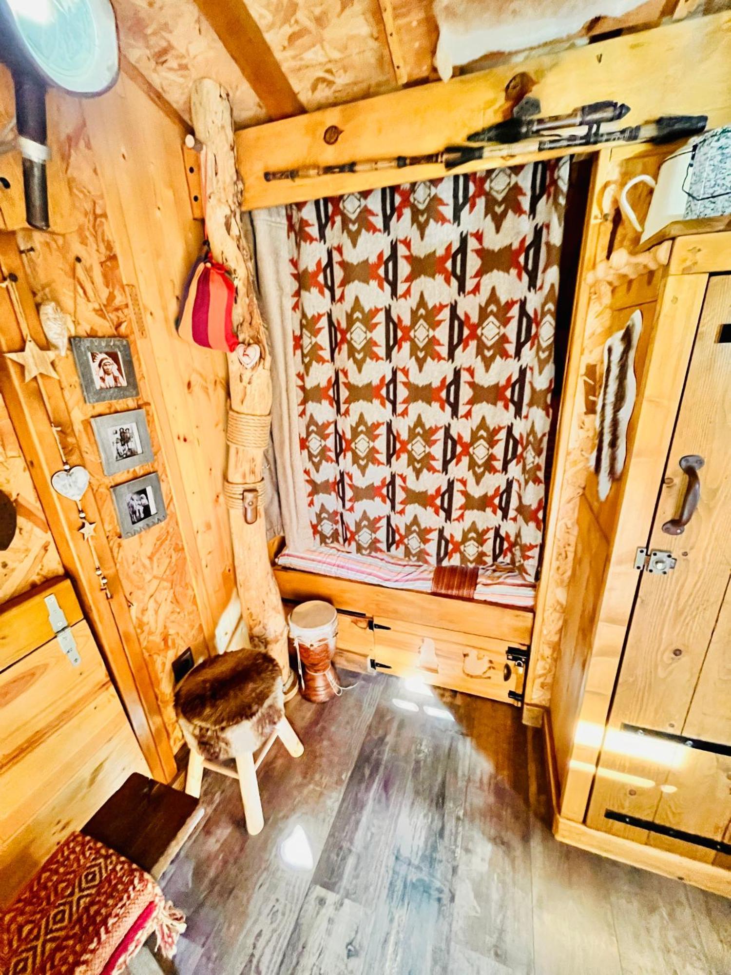 La Cabane Perchee Du Trappeur Ecrainville Экстерьер фото