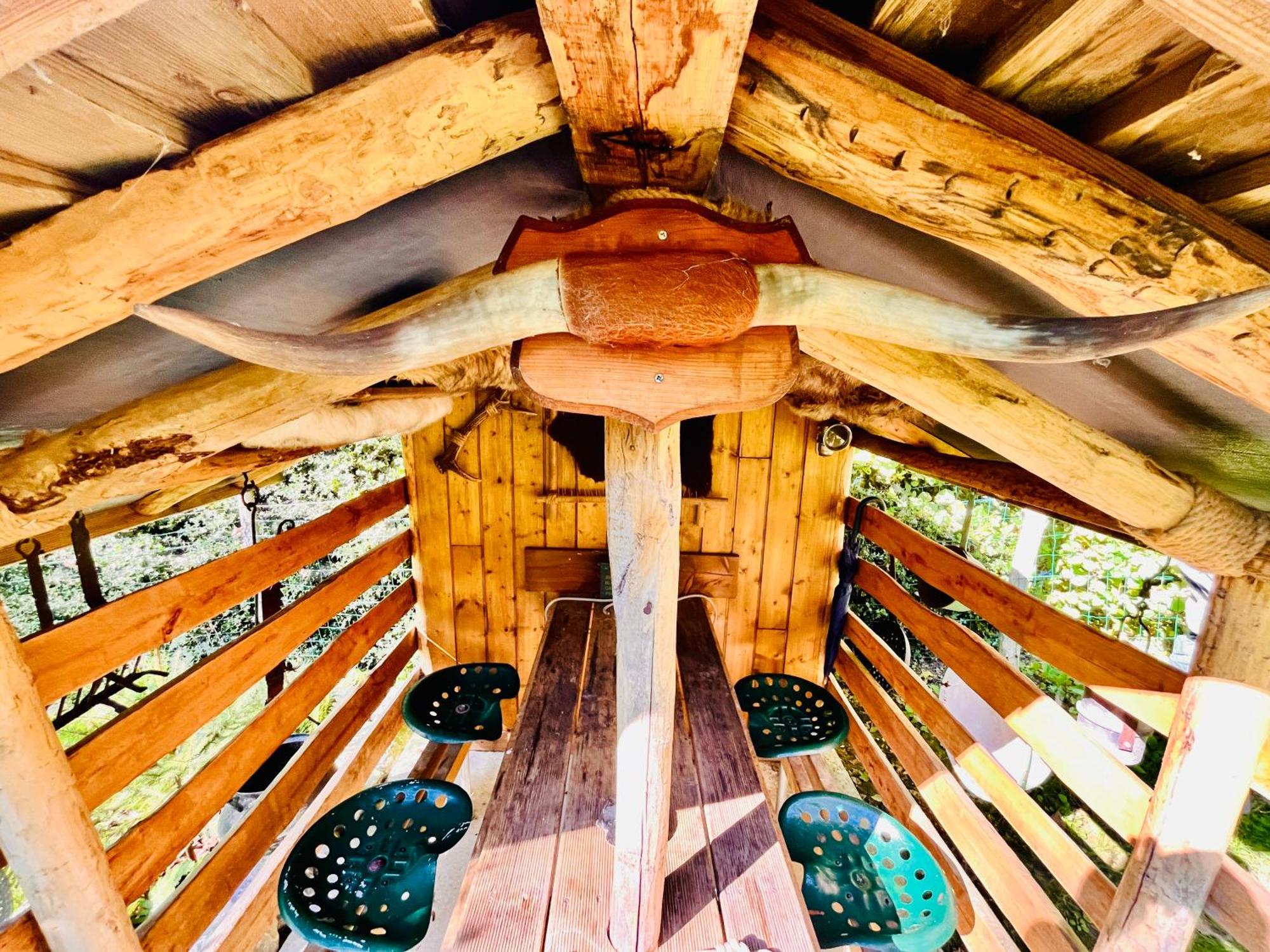 La Cabane Perchee Du Trappeur Ecrainville Экстерьер фото